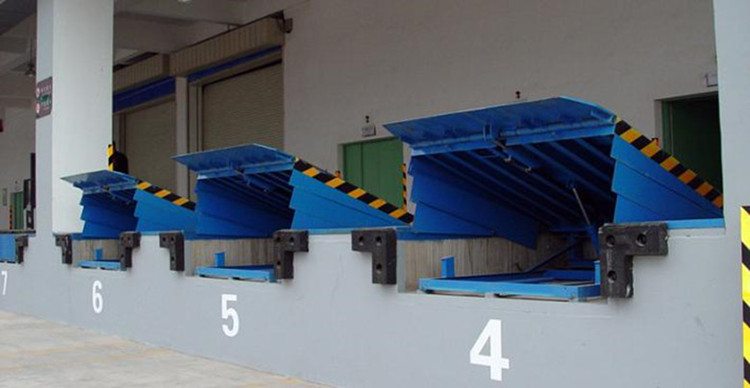 福建移动式登车桥.货物装卸平台.液压登车桥