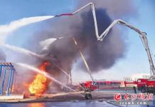 三一研发大跨度高喷消防车 150米内可遥控灭火