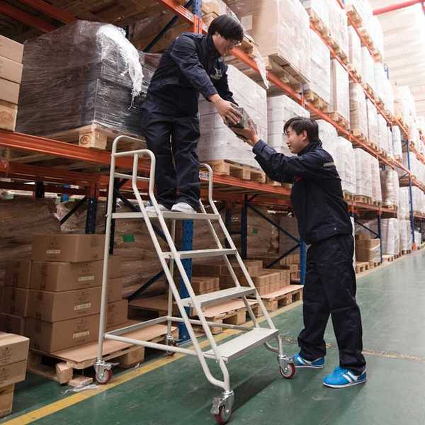 超市仓库必买的拣选车——解放双手，颠覆传统爬梯递货模式