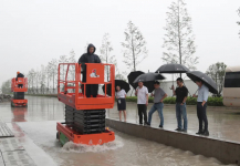 双交流剪叉、玻璃吸盘车、电动臂车……宏信建发来访鼎力！