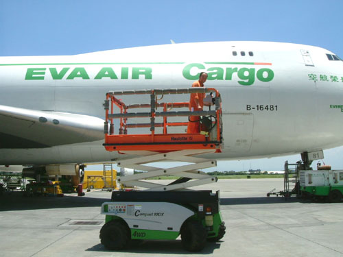 自驱动剪刀式高空作业车 高空作业平台 6米、8米、10米、12米