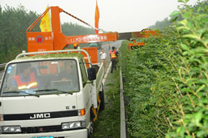 车载式绿篱修剪机