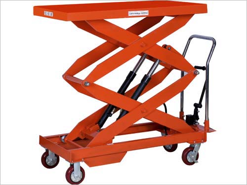 广东清远手推液压平台车/深圳手推液压平台车价格