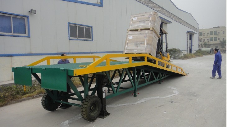 移动式登车桥/登车桥价格及使用装卸货平台 SLDCQY-8T-10M