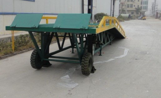 移动式登车桥-装卸平台-佛山三良移动式液压登车桥 DCQY-8T-10M