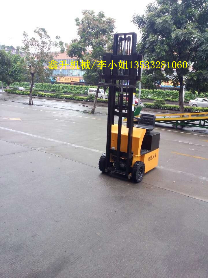 小型电动叉车 XBT20