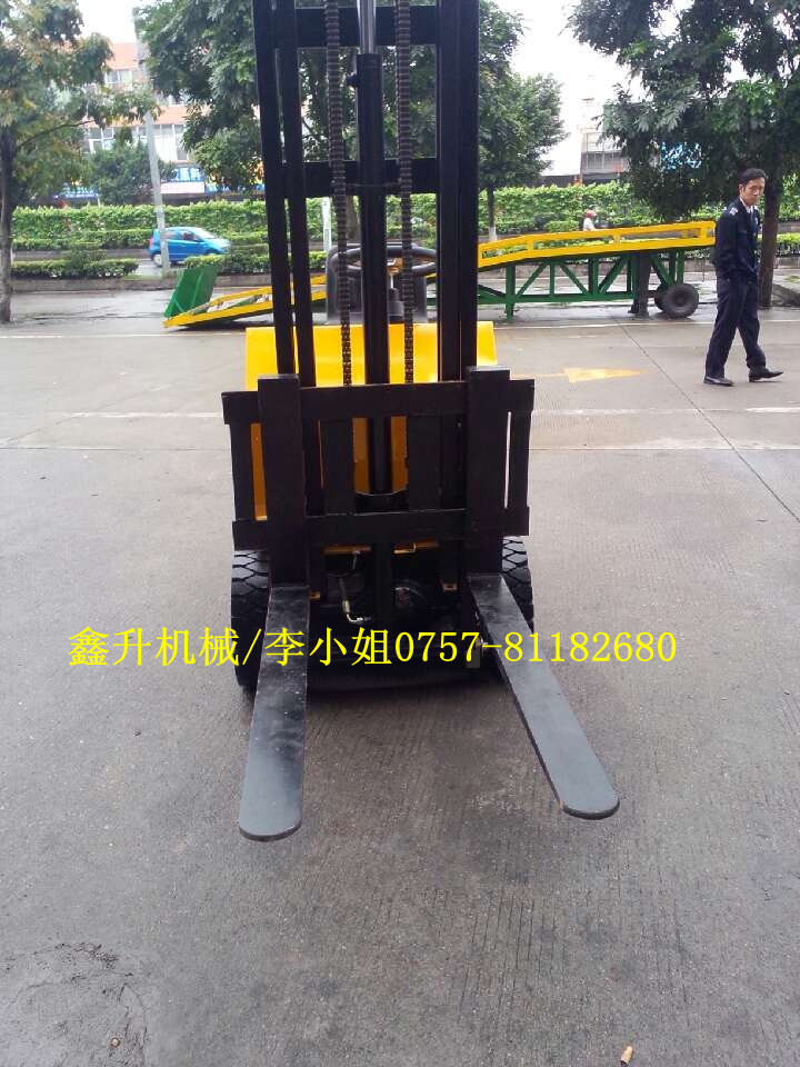 供应佛山电动叉车，佛山小型电瓶叉车供应电话13533281060 XBT20