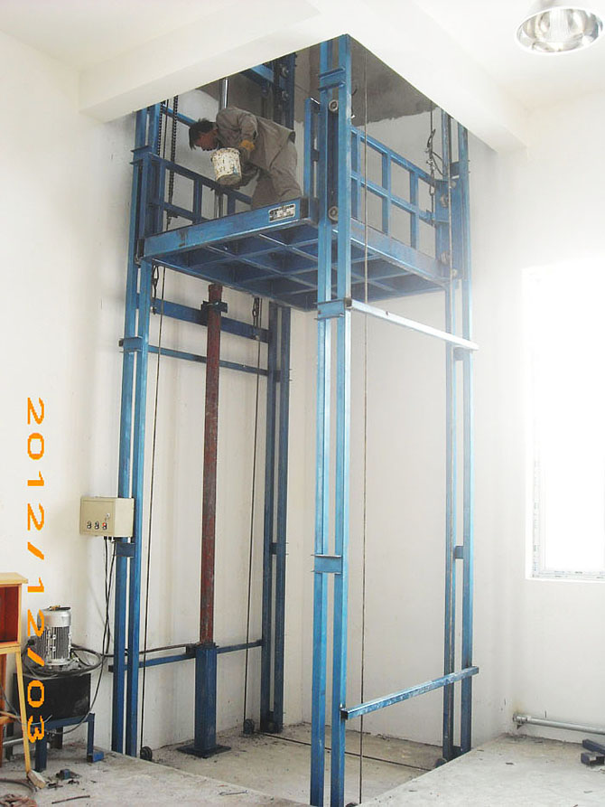 济南山力导轨链条式升降平台 SJYD导轨链条式升降机_升降平台网 济南山力导轨链条式升降平台 SJYD导轨链条式升降机_升降平台网