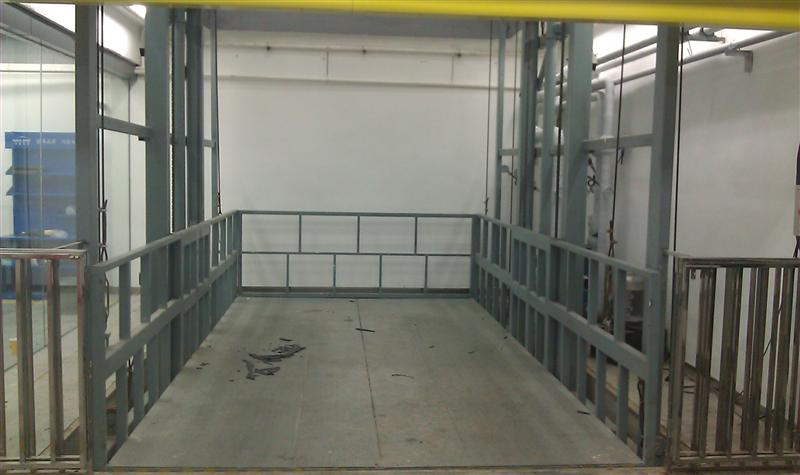 导轨式升降平台