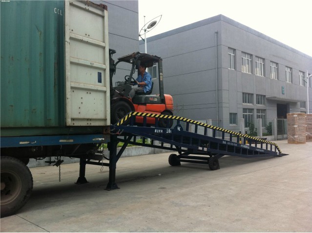 DCQY8-0.8移动式手动液压集装箱登车桥 DCQY8-0.8