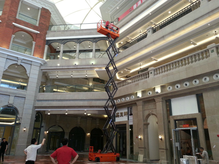 广州番禺区厂房高空安装需自走升降平台，升降机租赁 JKY-0.32-12